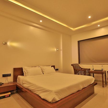 Hotel Tania Searock Daman Kültér fotó